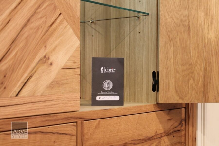 Libreria Simon con inserto bar in Briccola Veneziana - immagine 10