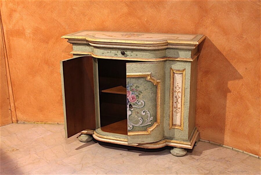 Credenza laccata - immagine 4