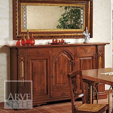 Credenza intagliata