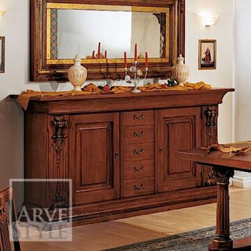 Credenza intagliata