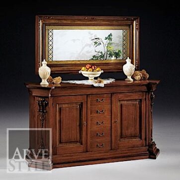 Credenza intagliata
